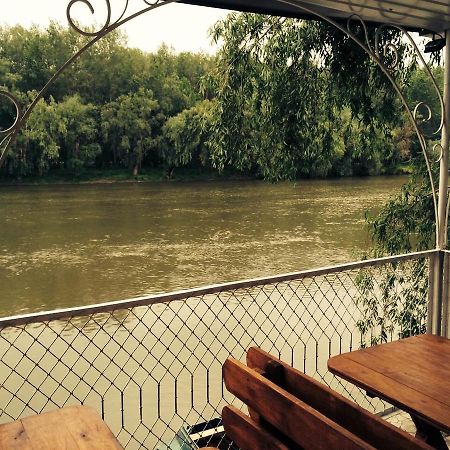 Рыбное Место Hotel Troitskoye Ngoại thất bức ảnh