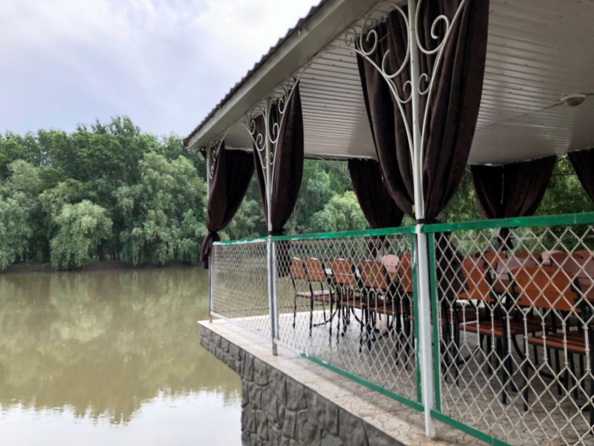 Рыбное Место Hotel Troitskoye Ngoại thất bức ảnh